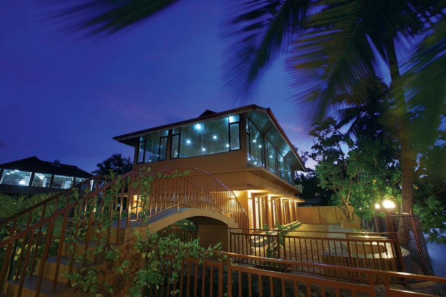 Grand Ayur Island Hotel Perumbalam Exterior foto